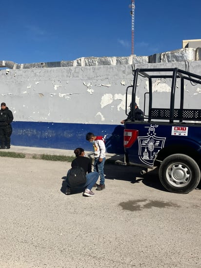 Niño escapa de primaria para buscar a su mamá