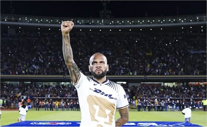 Dani Alves con oferta para dejar a Pumas y jugar en Brasil