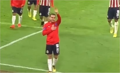 VIDEO: La emotiva despedida del 'Canelo' Angulo de la afición de Chivas