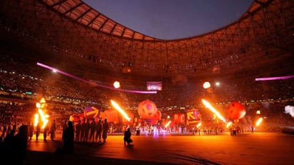 Doha ilumina la noche nostálgica en medio del espectáculo por la ceremonia de clausura