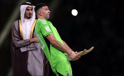 El obsceno gesto del Dibu Martínez tras el título de Argentina en Qatar 2022