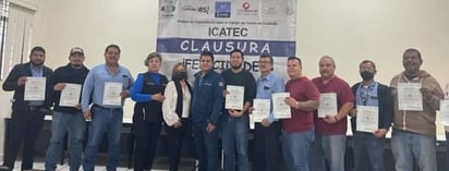 ICATEC capacita a 15 docentes en talleres como electricidad y plomería