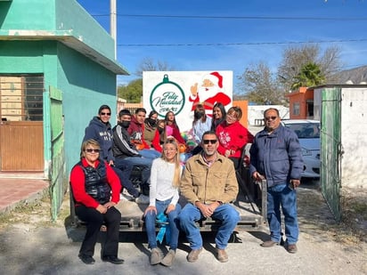 Alumnos del CBta 22 realizan el 'cbtón' navideño con gran éxito para entregar regalos