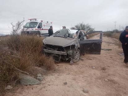 Nigropetenses vuelcan en la carretera Monclova-Monterrey