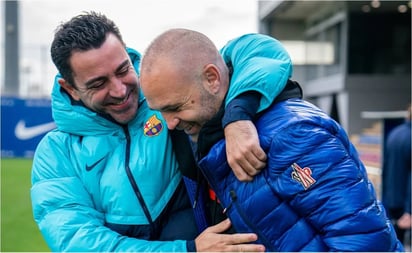 VIDEO: El emotivo reencuentro de Iniesta y Xavi en Barcelona