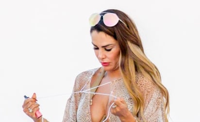 Ninel Conde luce su impresionante figura a los 46 años con diminuto bikini en Miami