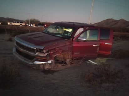 Paisano choca contra mexiquense en la carretera Monclova-Saltillo