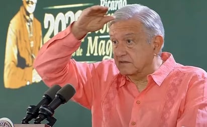 AMLO exige a dueño de Oxxo explicar por qué subió tanto la Coca-Cola, el Gansito y las papas