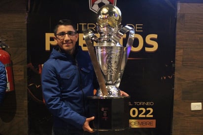 Entregan trofeos a campeones de la Liga Municipal de Fútbol