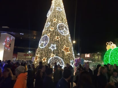 Monclova vive una navidad gélida pero muy acogedora