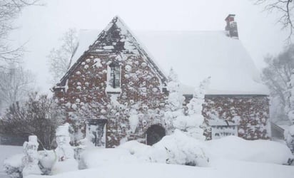 Autoridades reportan al menos 48 muertes relacionadas con la tormenta invernal Eliot en EUA