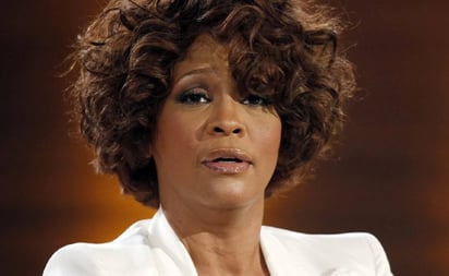 Whitney Houston intentó rehabilitarse antes de morir, aseguran