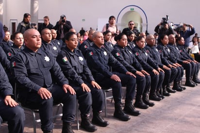 Cadetes de la academia de Seguridad Pública  celebran su graduación