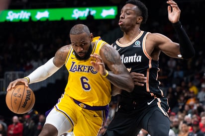 LeBron celebró cumpleaños con triunfo de Lakers