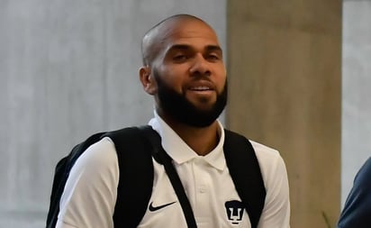 Dani Alves llegó a México a una semana del debut de Pumas en el Clausura 2023