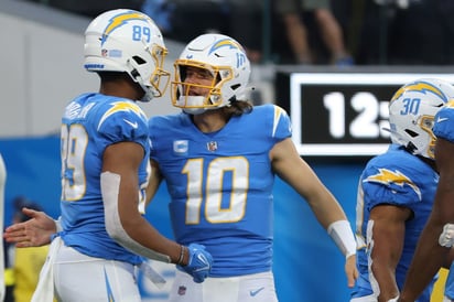 Chargers desmantelan a los Rams y siguen mejorando