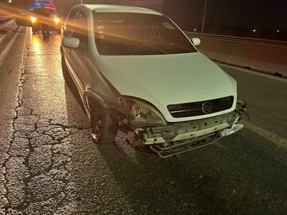 Adorno navideño provoca choque en el puente de la avenida Puerta Cuatro