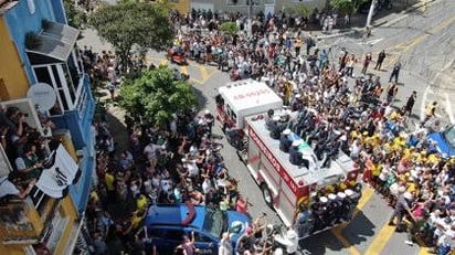 Inicia el recorrido de los retos del Pelé por calles de Santos