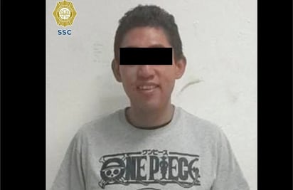 Joven golpea a su mamá de 57 años con una plancha e intenta ahorcarla; policías lo detienen en Iztacalco