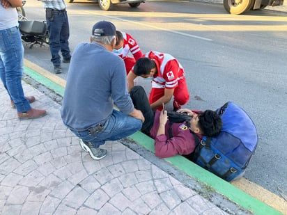 Repartidor de comida choca contra camión en la colonia Nueva Rosita