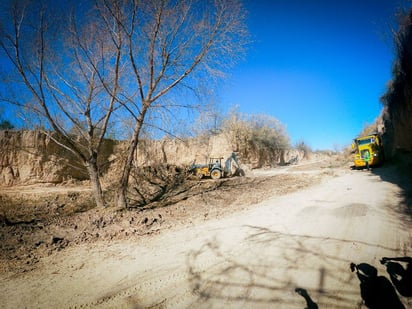 Municipio y Ferromex se unen para limpiar arroyo Primavera