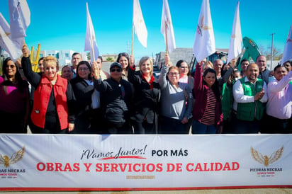 Edil dio el banderazo a arranque de pavimentación de la calle Aurora