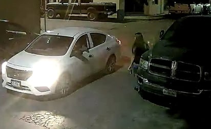 Captan en VIDEO intento de secuestro de una joven en calles de Nuevo León