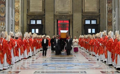 Cerca de 50 mil personas asistieron al funeral de Benedicto XVI