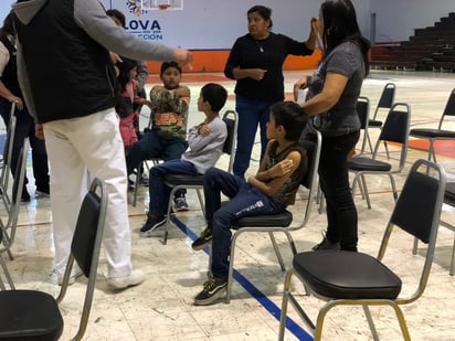 Vacunación contra COVID-19 comienza a tener mayor respuesta en Monclova 