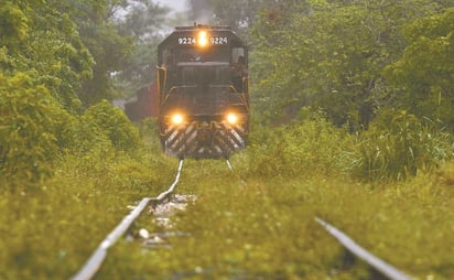 AMLO realiza sobrevuelo para supervisar avances de Tren Maya