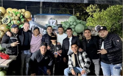 Jugador de Cruz Azul organiza fiesta de cumpleaños con temática de narcotráfico