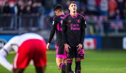 Santi Giménez y Feyenoord rescataron el empate ante Utrecht; le anularon un gol al mexicano