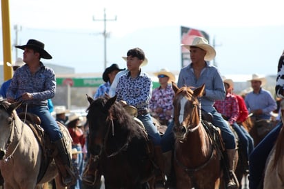 Miles de cabalgantes por aniversario 89 de ejido 8 de enero