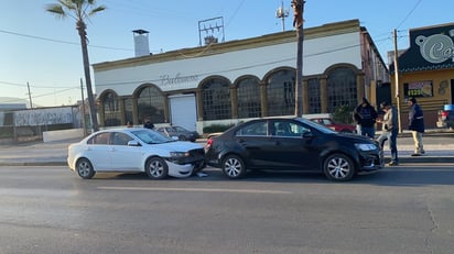 Conductor no guarda su distancia y choca