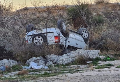 Vuelca maestra en la Carretera 57, iba a dar clases a Piedras Negras 