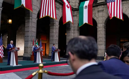 Periodistas de EU y Canadá critican 'monólogo' de AMLO de 24 minutos ante Biden y Trudeau en Cumbre