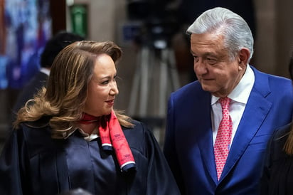 AMLO promete resolver el caso de la ministra Yasmín Esquivel ante las acusaciones del plagio de su tesis