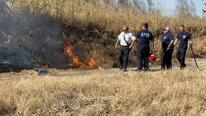 Atienden incendio en el Shelby Park 