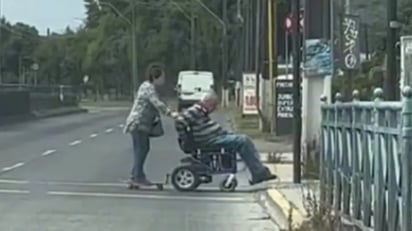 Abuelitos skaters son captados en la calle y causan furor en redes : La pareja de abuelitos cautivó las redes por la divertida forma en la que fueron grabados en video 