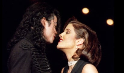 La historia ¿de amor? Entre Lisa Marie Presley y Michael Jackson: A lo largo de su fugaz relación permanecieron dudas sobre el repentino enamoramiento