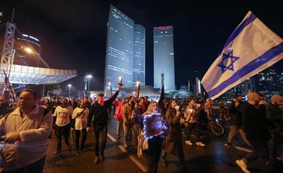 Decenas de miles de israelíes se manifiestan contra el gobierno de Netanyahu