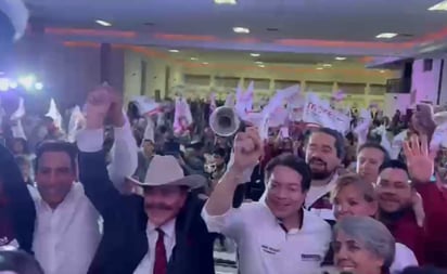 Arranca Armando Guadiana precampaña en Saltillo; recibe “espaldarazo” de Mario Delgado