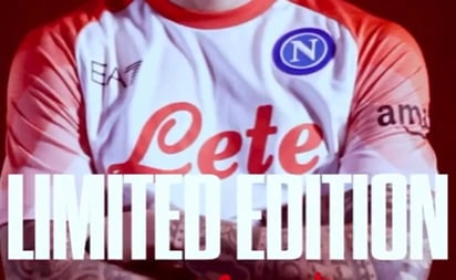 El Napoli presentó una polémica camiseta edición especial de San Valentín