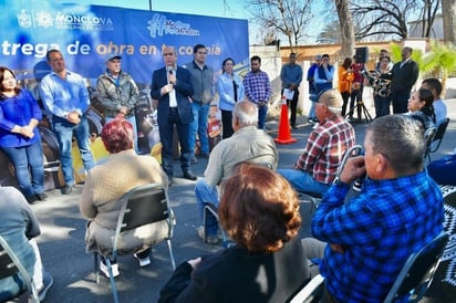 Entregan obra de pavimentación, en estancias de Santa Ana