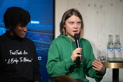 Greta Thunberg pide en Davos 'presión pública masiva' para acabar con combustibles fósiles