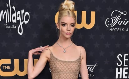 Anya Taylor-Joy deslumbra con vestido nude completamente transparente