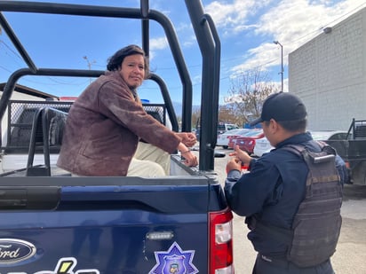 Enfermo mental altera el orden en la Plaza de la Hermita de Monclova