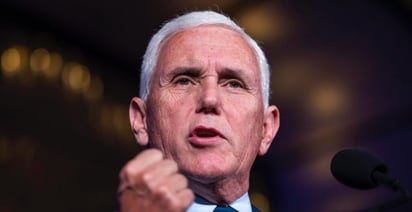 En casa de Mike Pence,  hallan documentos clasificados