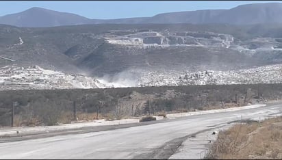 Atienden problemática de polvo blanco al oriente de la ciudad de Monclova 