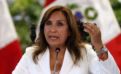 Presidenta de Perú pide apoyo a 'elecciones libres' ante OEA; considera que es la única salida